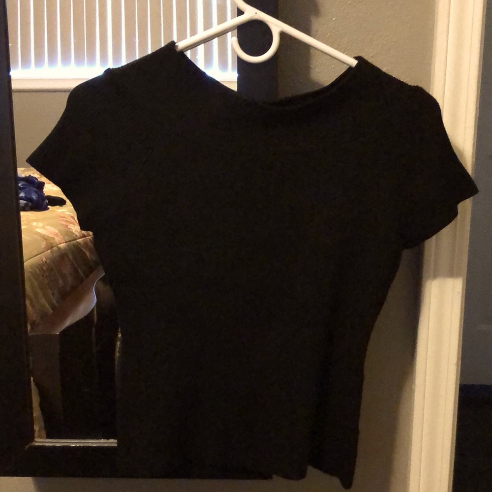 Cute down the shoulder thick black top.